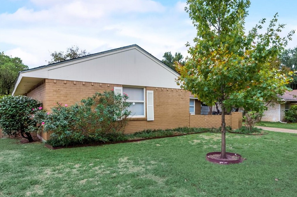 918 Sleepy Hollow Dr, Garland, TX 75043