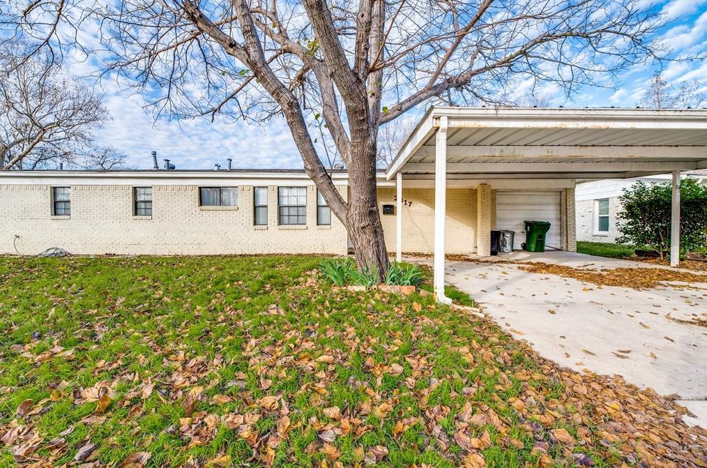 2817 Cecil Dr, Fort Worth, TX 76118