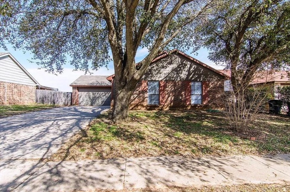 3208 Woodlark Dr, Fort Worth, TX 76123