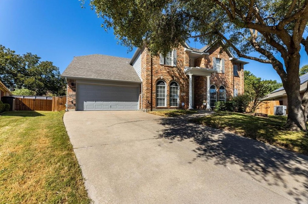 502 Moorgate Ct, Grand Prairie, TX 75052