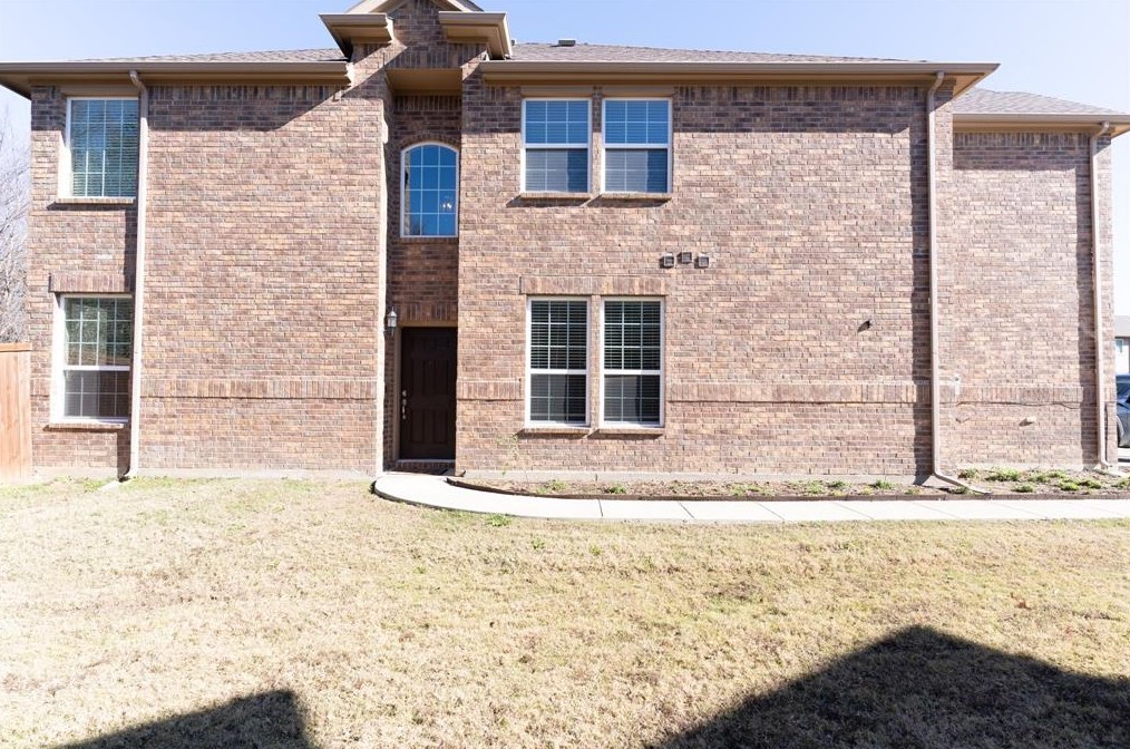 245 Barrington Ln, Lewisville, TX 75067