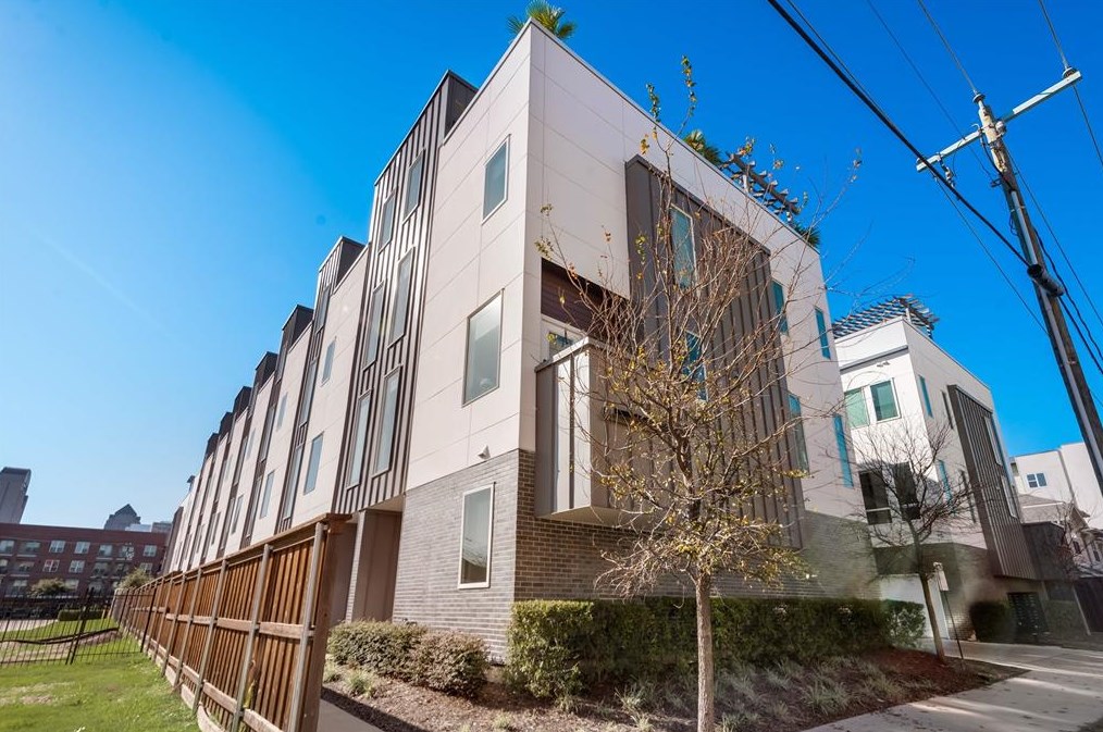 1771 Mccoy St, Dallas TX  75204-0041 exterior