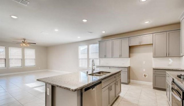 1136 Flamingo Rd, Forney, TX 75126