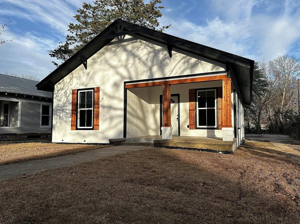 819 Hazelwood St, Sherman, TX 75090-8137