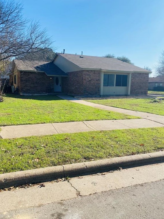 7418 Boisenberry Ln, Dallas, TX 75249