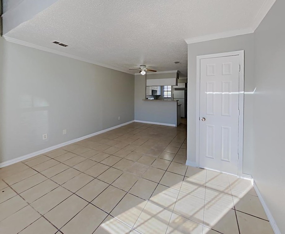 9459 Olde Towne Row, Dallas TX  75227-8161 exterior