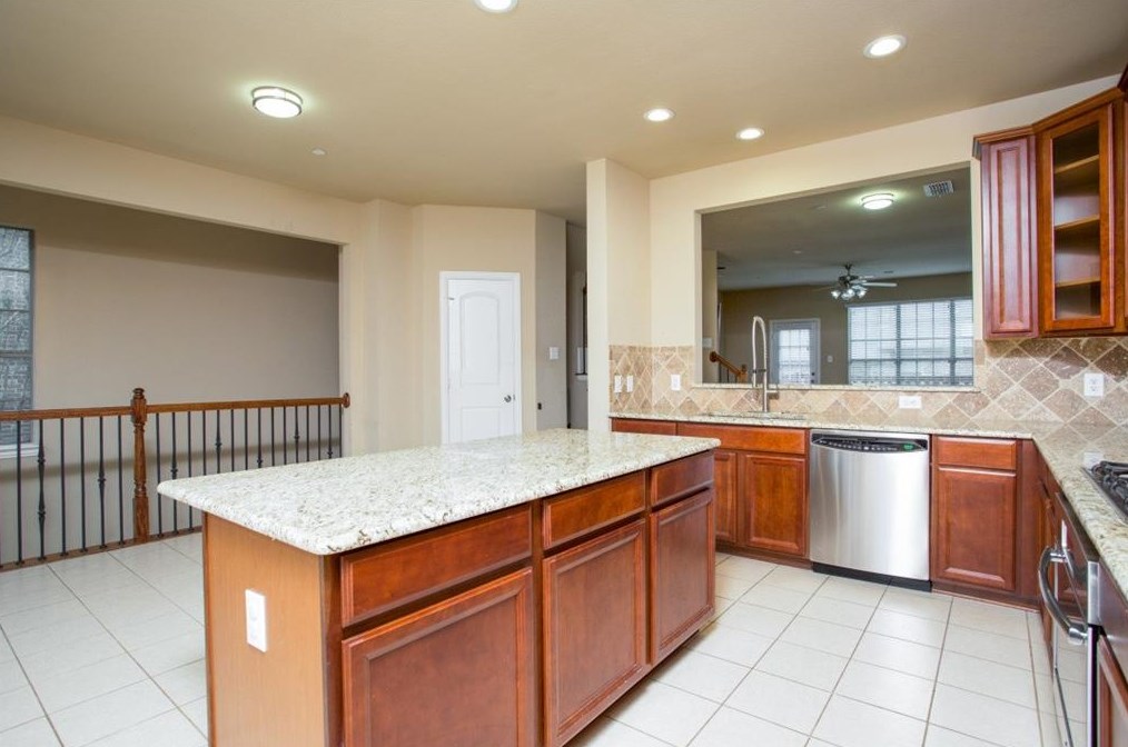 2556 Jacobson Dr, Lewisville, TX 75067