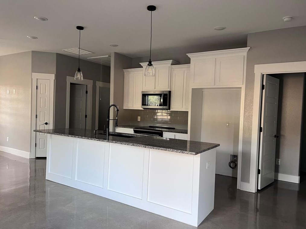 735 E Gandy St, Denison, TX 75021