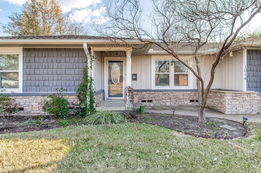 1014 W Sycamore St, Sherman, TX 75092