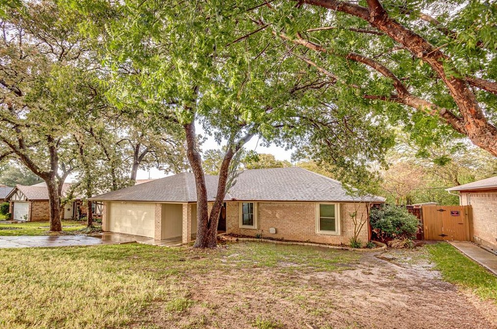2302 Westpark Way Cir, Euless, TX 76040