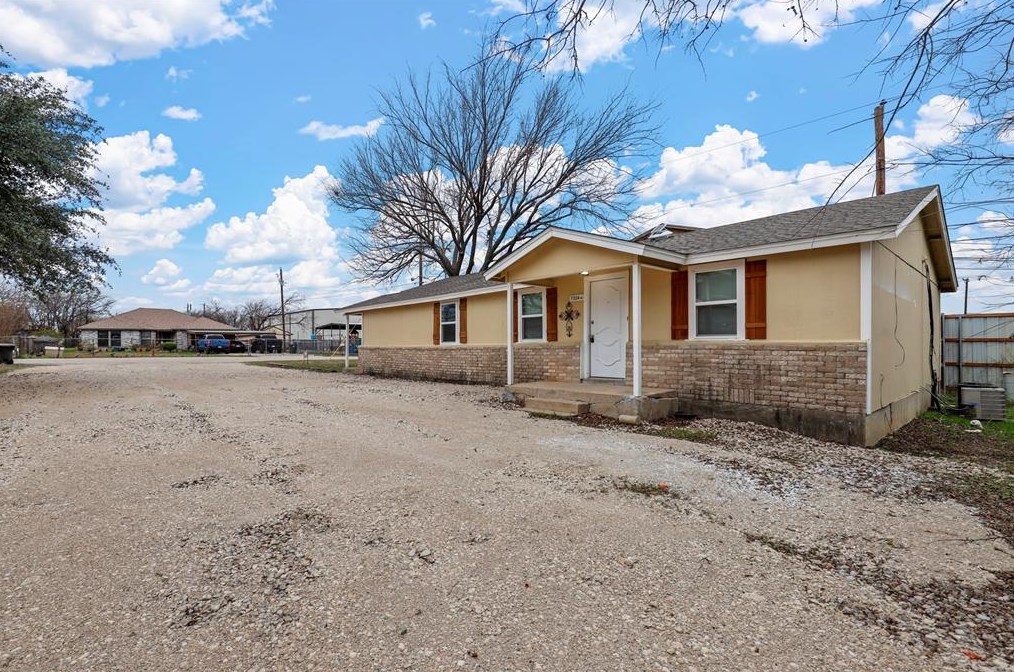 7324 Gillis Johnson St #b, Fort Worth, TX 76179