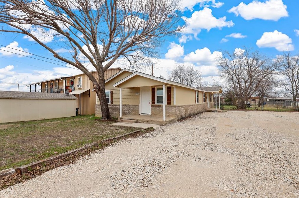 7324 Gillis Johnson St #a, Fort Worth, TX 76179