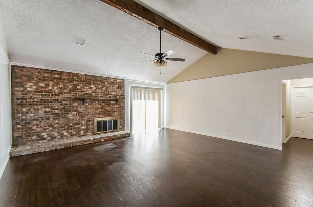 637 Barkridge Trl, Burleson, TX 76028