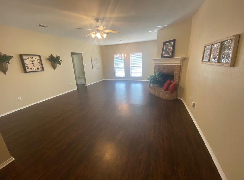 1308 Sierra Blanca Dr, Burleson, TX 76028