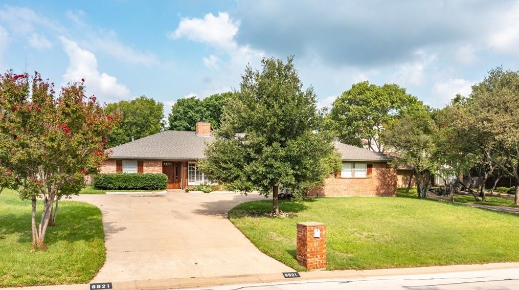 8921 Crosswind Dr, Fort Worth, TX 76179