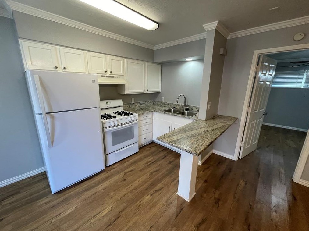 601 W College St #6, Grapevine, TX 76051