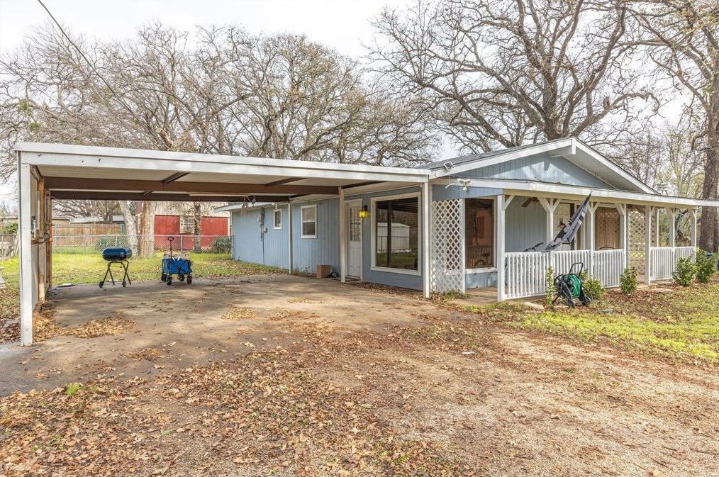 4004 Pueblo Ct, Granbury, TX 76048