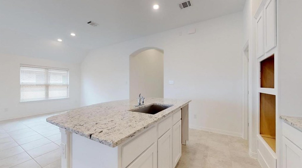 12720 Viewpoint Ln, Burleson, TX 76028