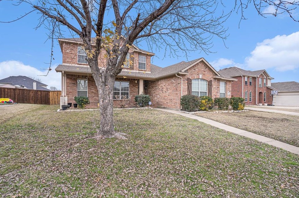 1302 Greensboro Dr, St Paul, TX 75098