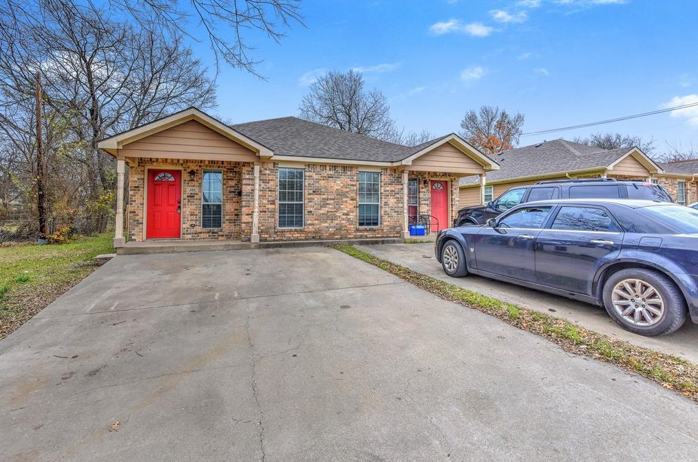 409 N Burdette Ave, Sherman, TX 75090
