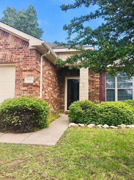 10546 Highland Ridge Rd, Fort Worth, TX 76108
