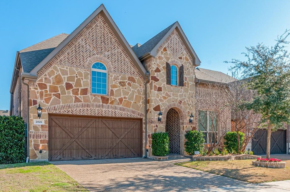 2826 Exeter Dr, Roanoke TX  76262-1225 exterior