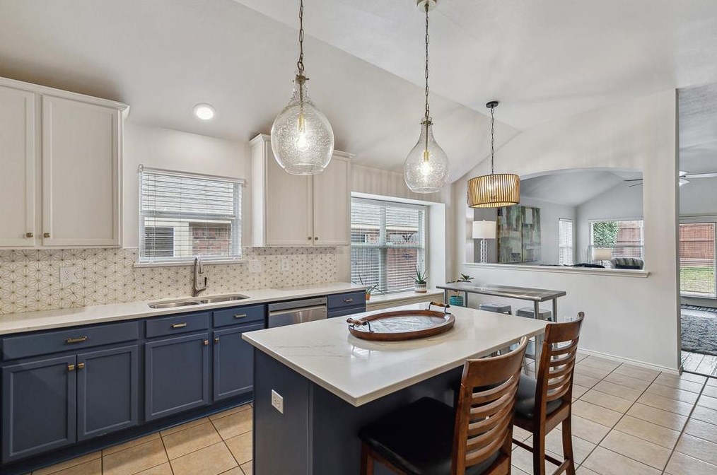 9025 Dry Creek Dr, Keller, TX 76244-8699