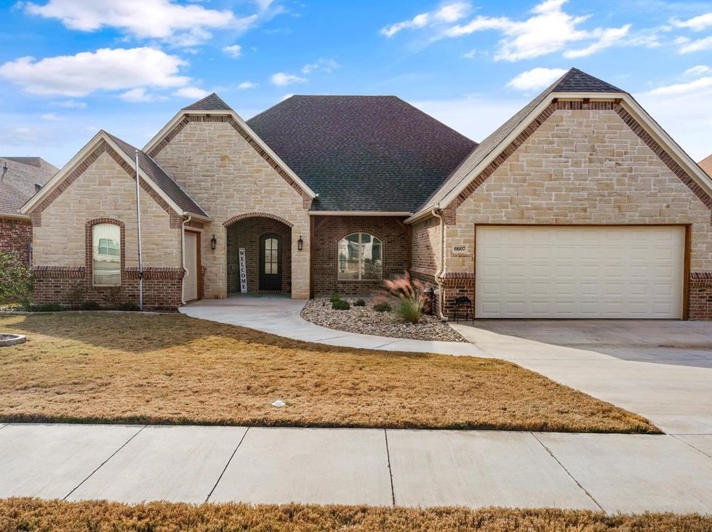 6607 Pinehurst Dr, Granbury, TX 76049