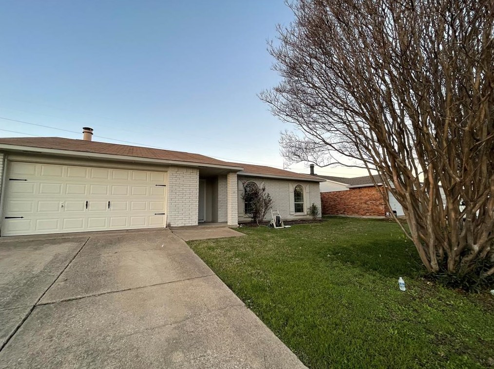 1722 Independence Trl, Grand Prairie TX  75052-2024 exterior