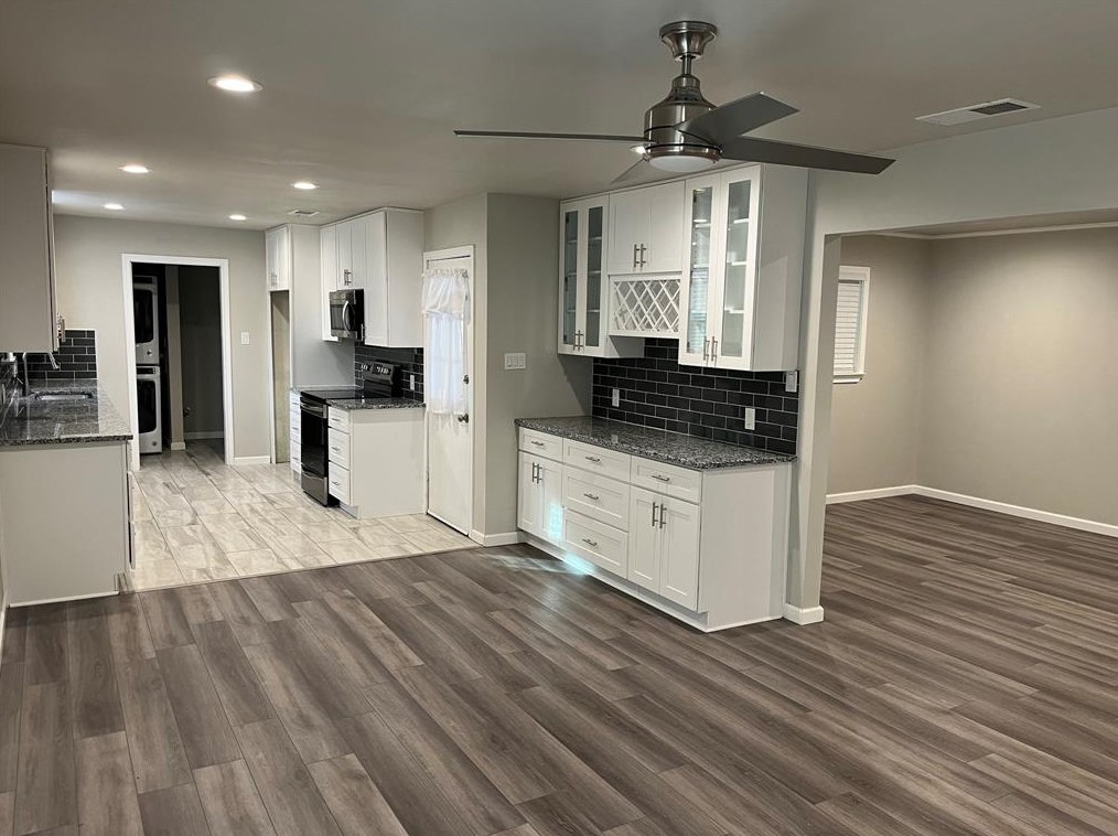 507 Colonial Dr, Athens, TX 75751