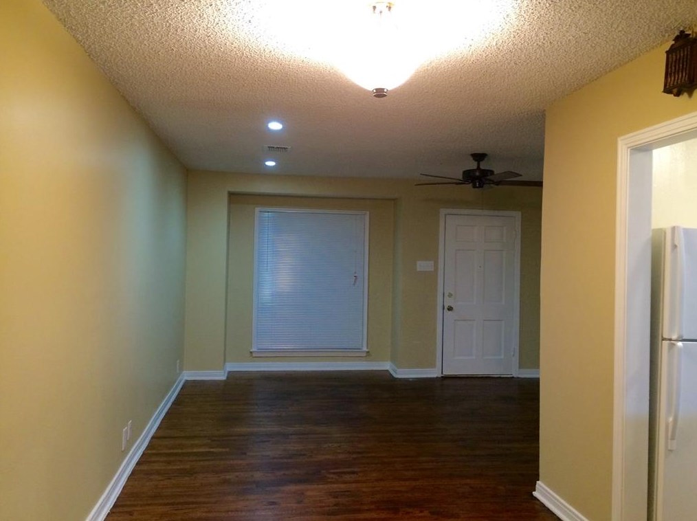 2912 W Clarendon Dr, Dallas, TX 75211