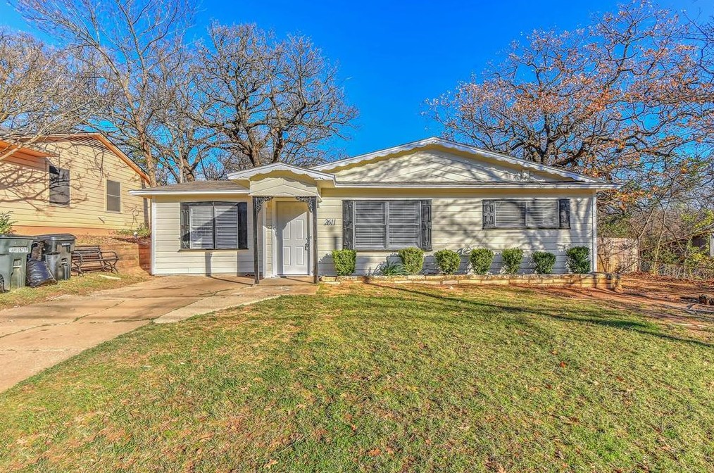 2611 W Washington St, Denison, TX 75020