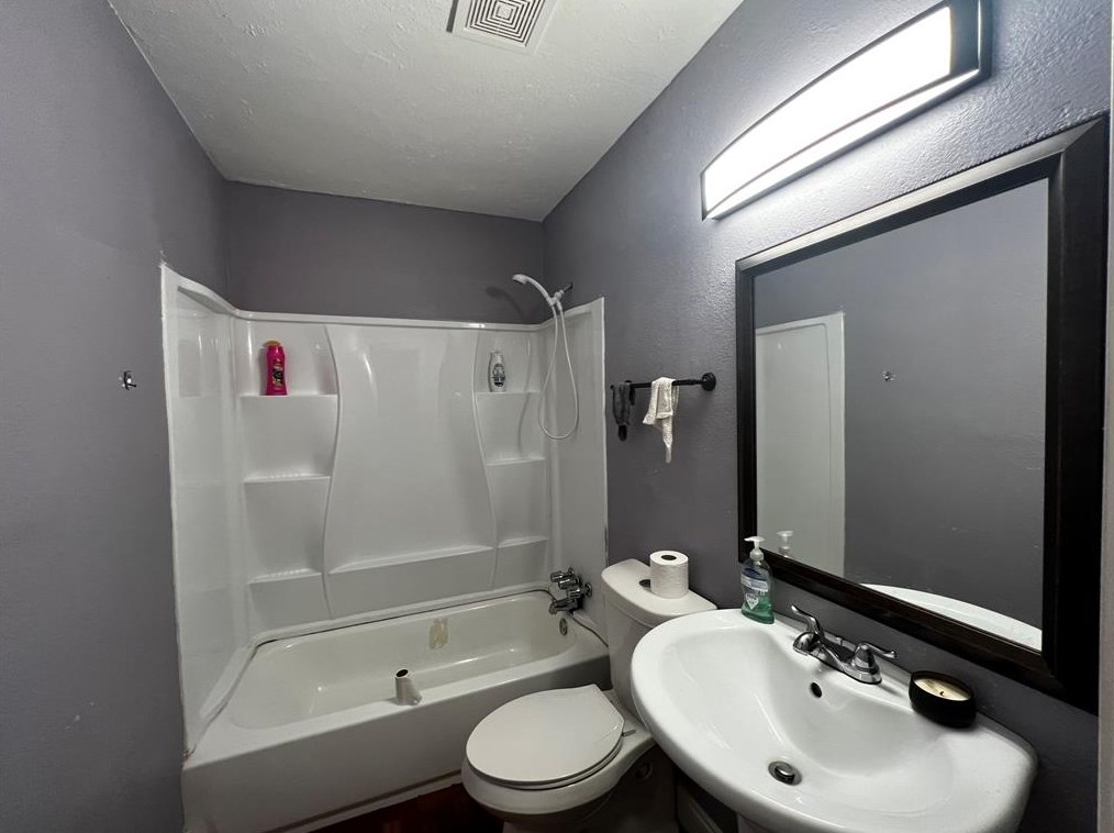 3605 Herrling St, Dallas, TX 75210