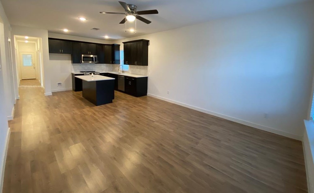 1319 Hemphill St, Greenville, TX 75401
