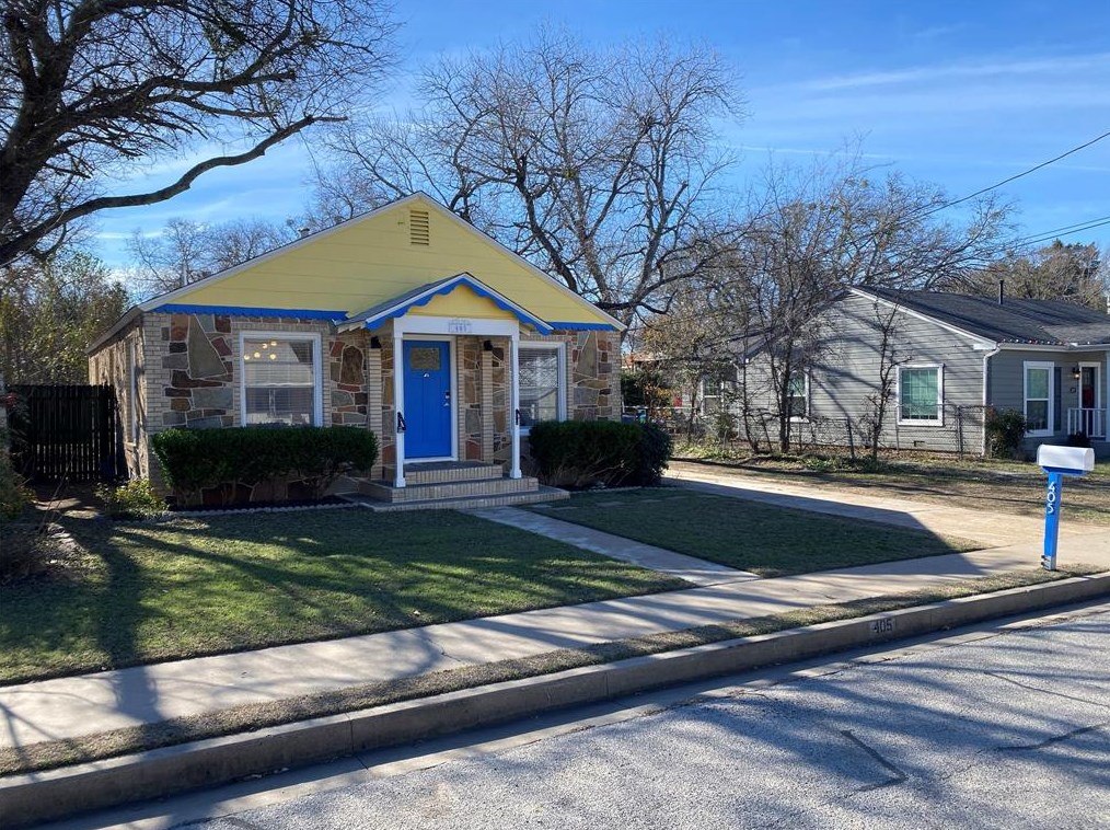 405 Norton St, Weatherford, TX 76086