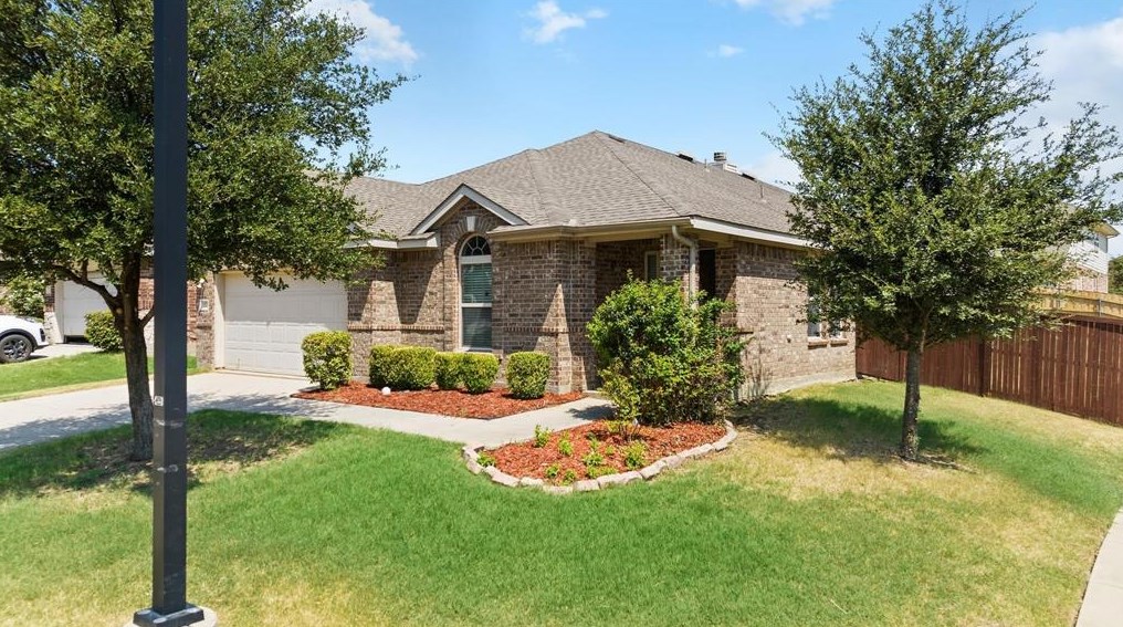 1829 Rosson Rd, Oak Point, TX 75068