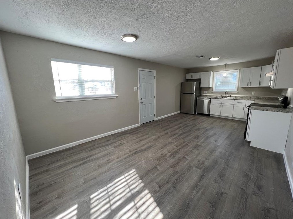 11512 Oak Tree Rd, Mesquite TX  75180-2111 exterior