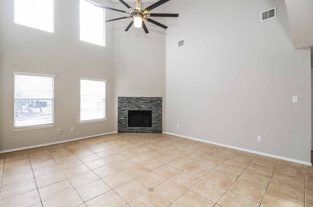 1916 Jackson Dr, Oak Point, TX 75068