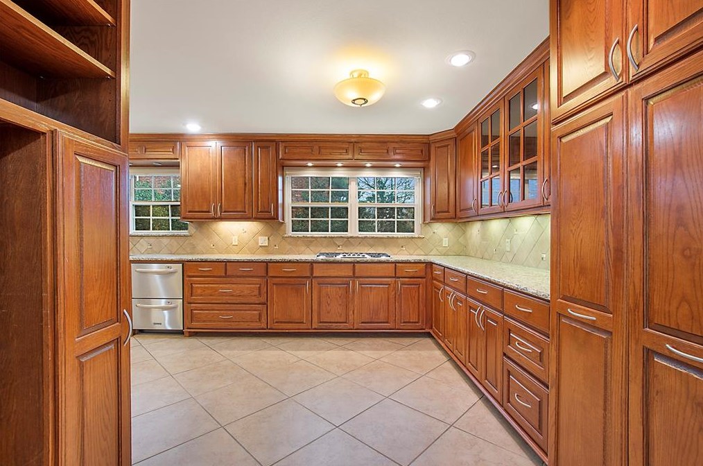 2904 Golden Rod Ct, Bedford, TX 76021