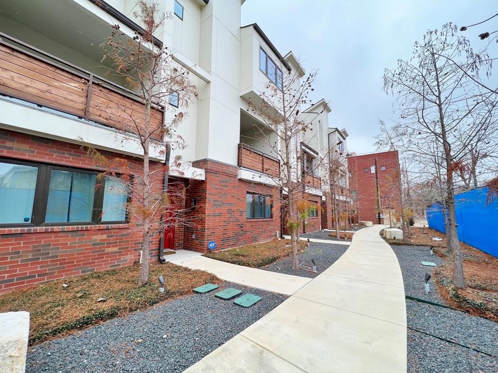 317 College Ave, Fort Worth, TX 76104