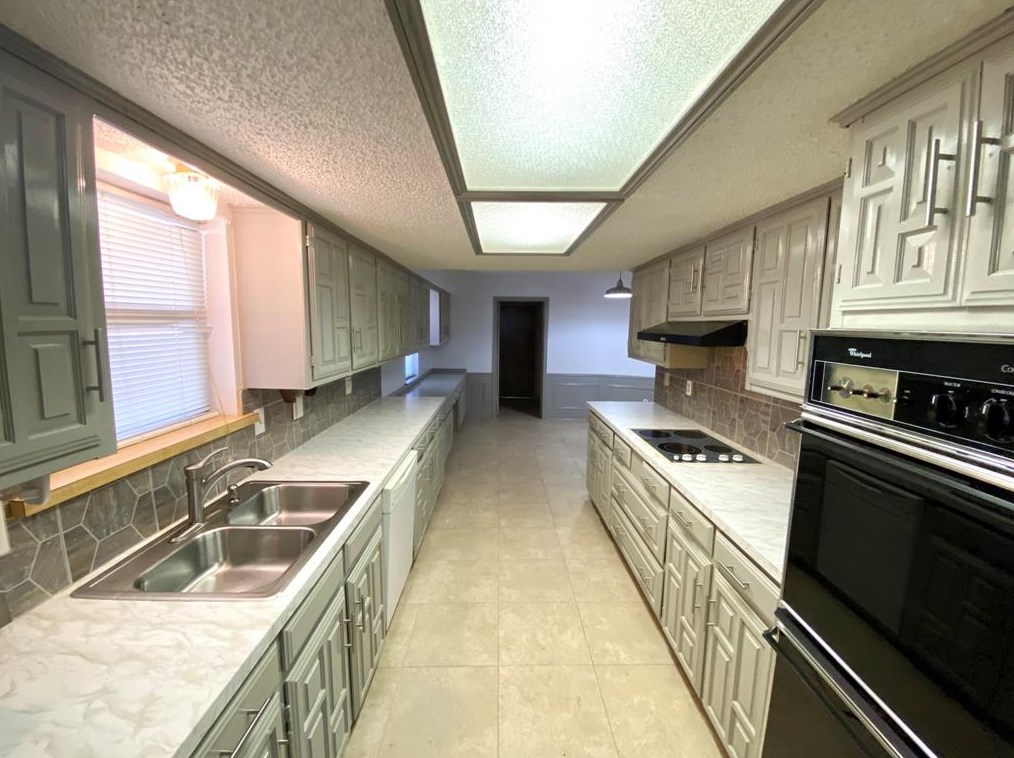 6150 Symphony Ln, Dallas, TX 75227
