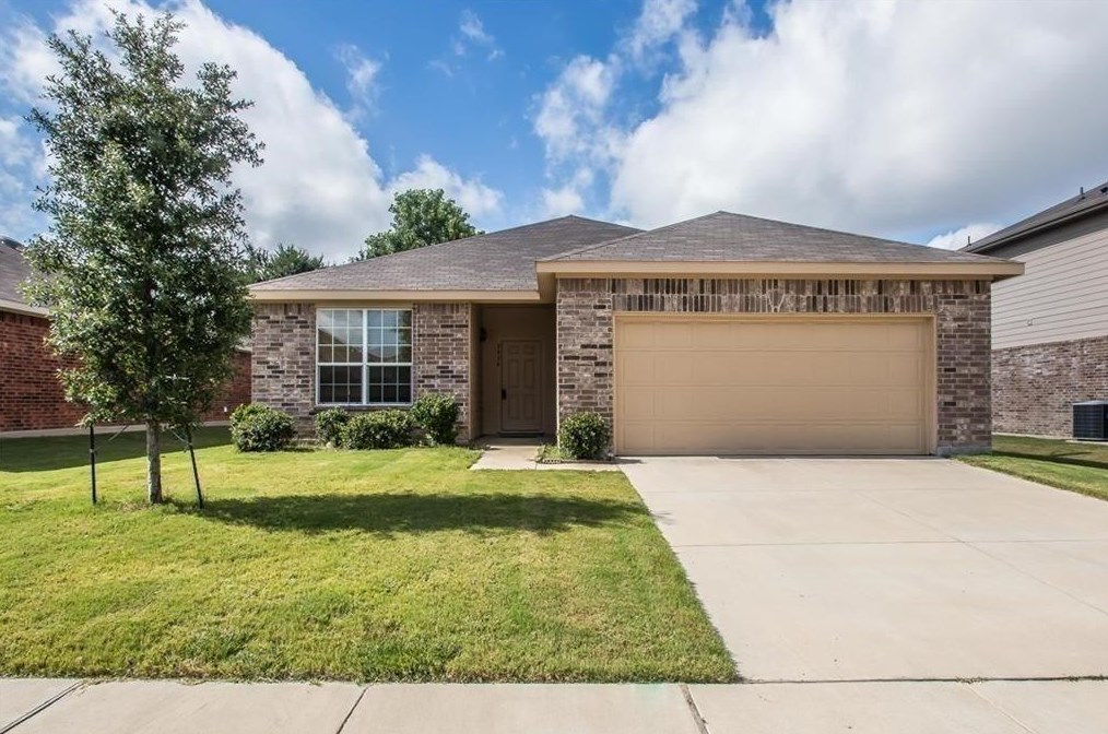 3936 Polar Brook Dr, Keller, TX 76244