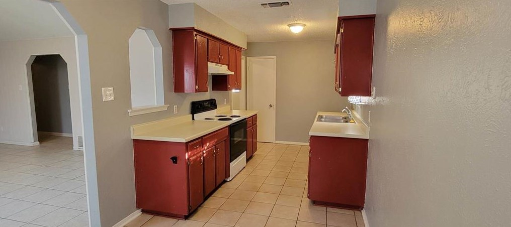 8433 Randy Dr, Fort Worth, TX 76182