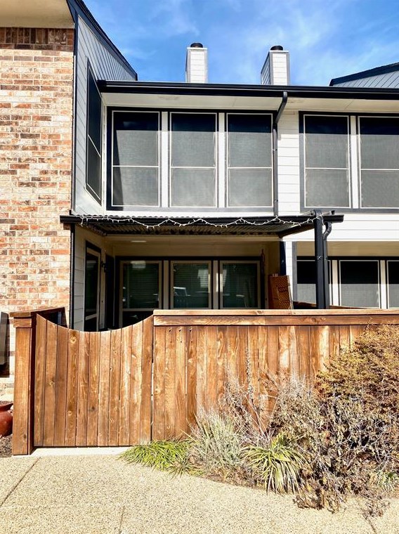 714 E Wall St #111, Grapevine, TX 76051