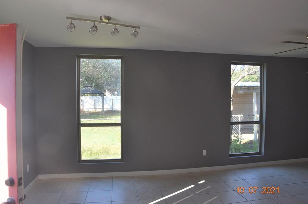 670 W Oak St, Stephenville, TX 76401