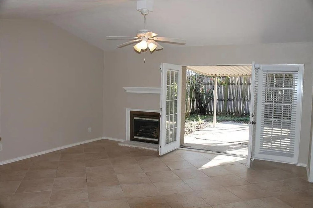 5537 Stoney Glen Dr, Mesquite TX  75150-1227 exterior