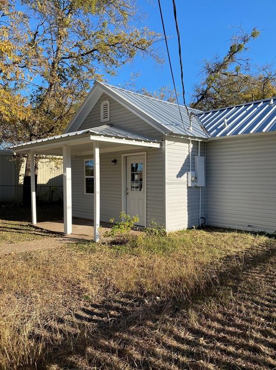 117 W Greenland St, Walnut Springs, TX 76690