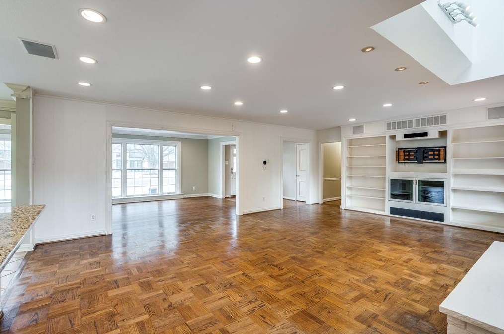 5900 Willow Ln, Dallas, TX 75230