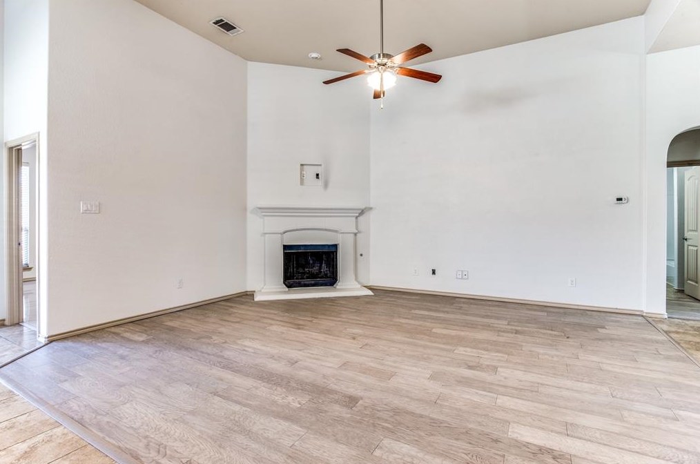 6612 Friendsway Dr, Fort Worth, TX 76137