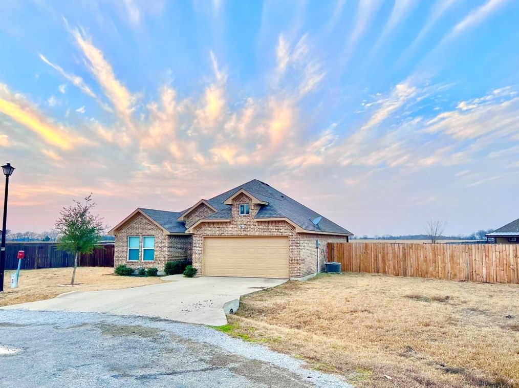 116 Halifax Cir, Palmer, TX 75152